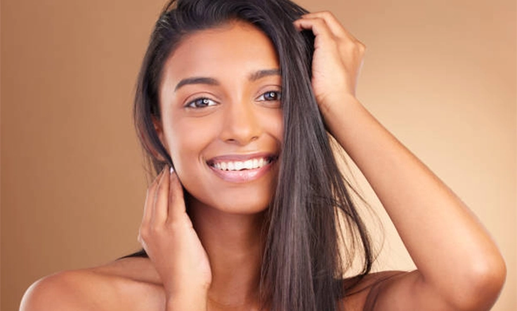 Enhance your skin’s glow with flax seeds, a natural way to nourish &rejuvenate for radiant skin.